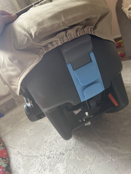 Продам Автокресло Joie