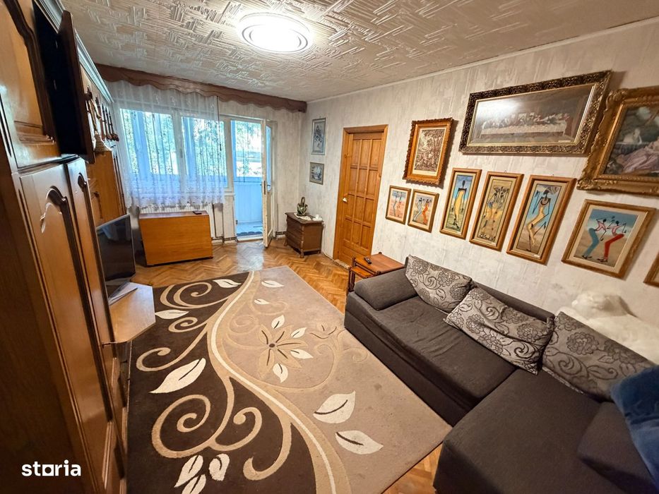 Apartament 3 camere,  Gradiste Central  decomandat, parter cu balcon
