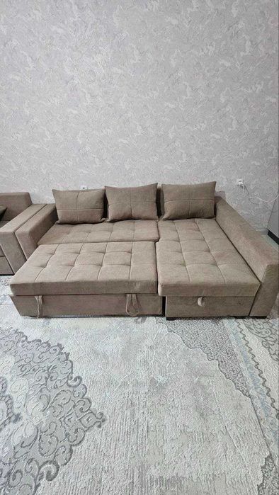 Угловой раскладной диван размер 230х150см