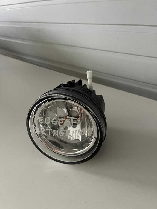 Proiector ceata peugeot partner b9 2008 2015 dreapta nou