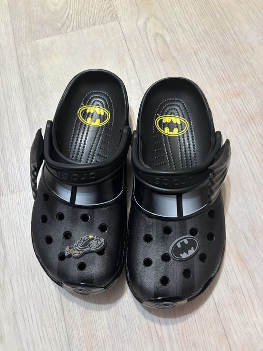Продам Crocs Batman, размер 40-41