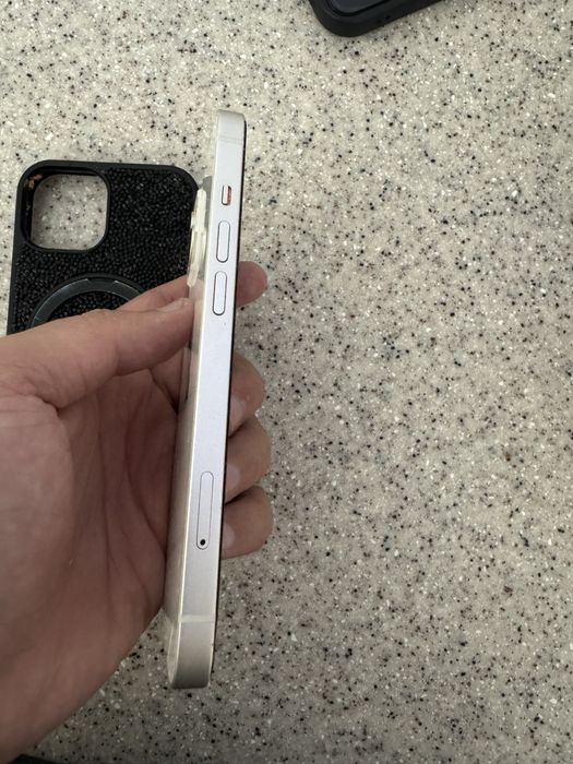 Продам Iphone 13