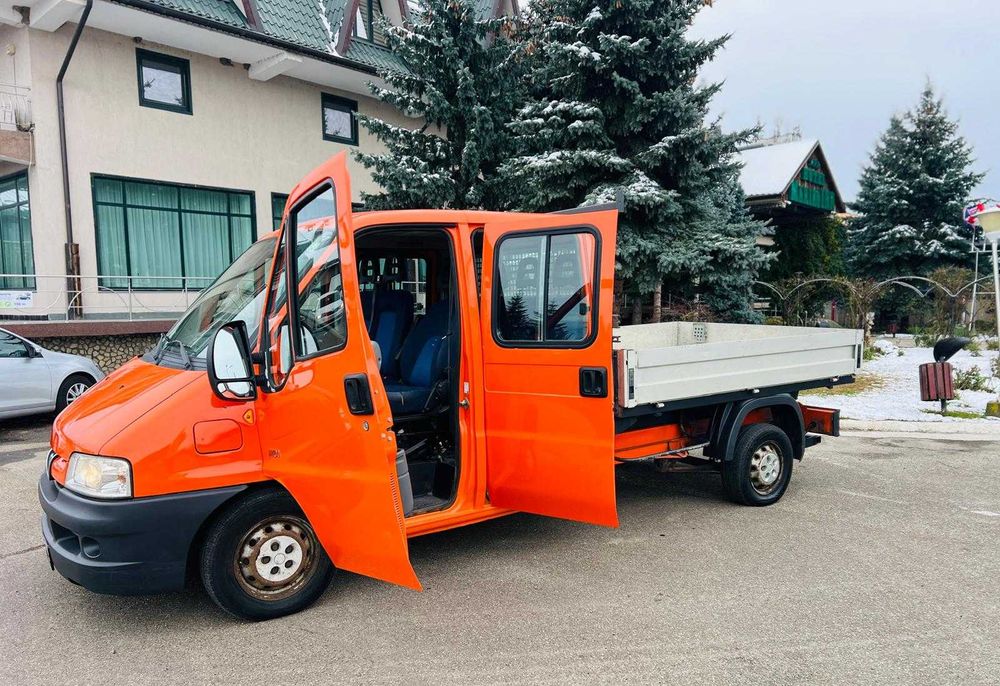 Se vinde camioneta Peugeot Boxer 2.8 hdi din 2004, cu 205000 km.