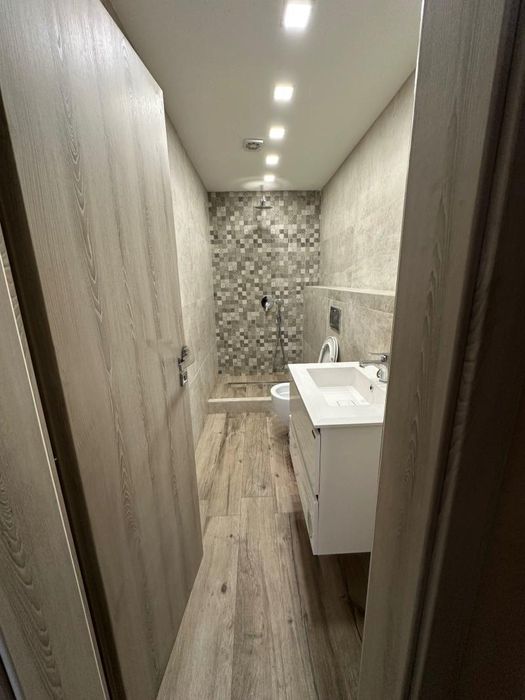 Дава се под наем Четиристаен апартамент в София, Лозенец - 165 кв.м за 1500 € - Снимка #8