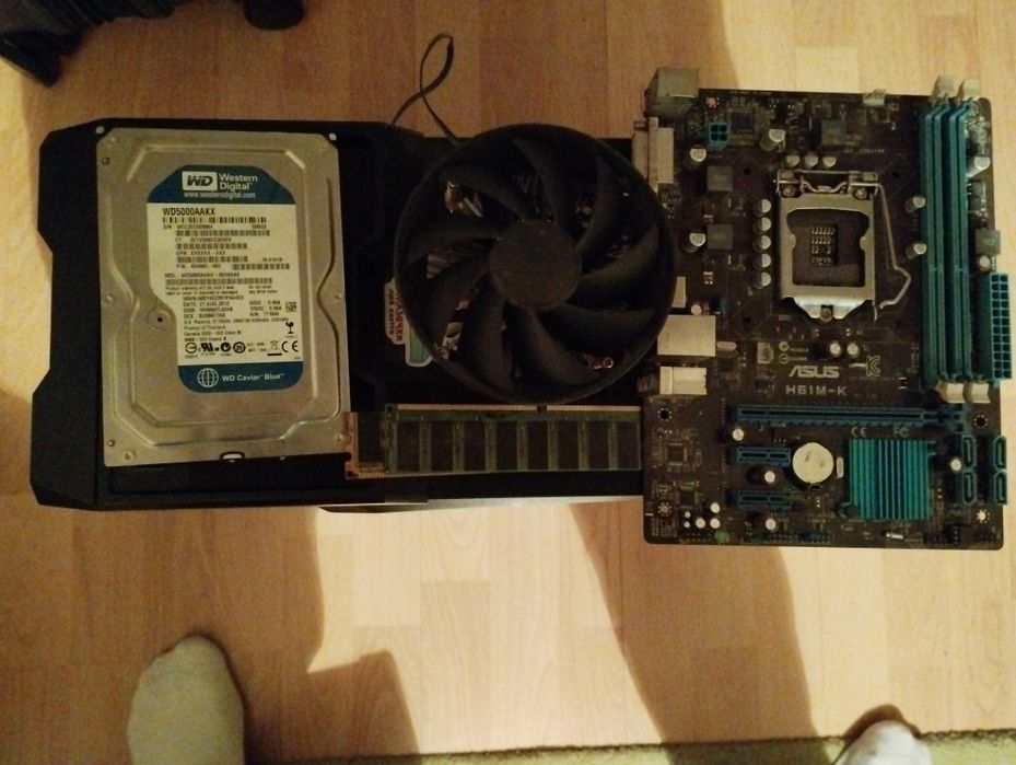 Продаю корпус с комплектующими