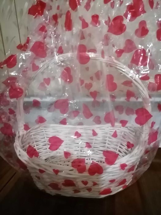 Продам новую корзину для подарков