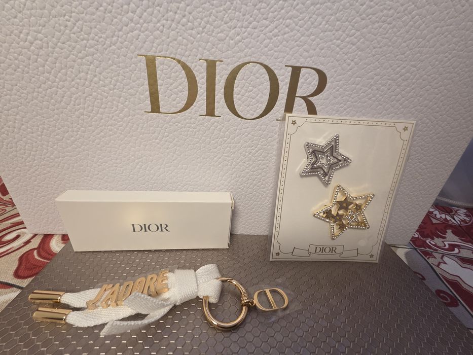 Нови и оригинални  аксесоари  от Диор