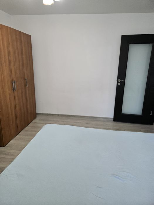 Inchiriez apartament cu un dormitor pe str Rodnei