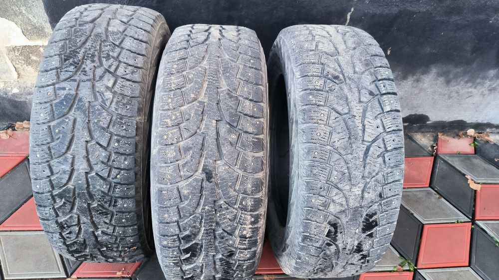 Продам шины 265/65/17 Зима шипы