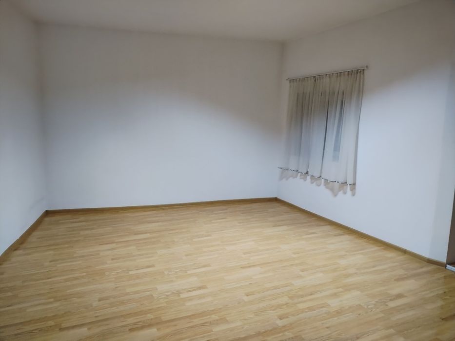Vând sau închiriez spațiu