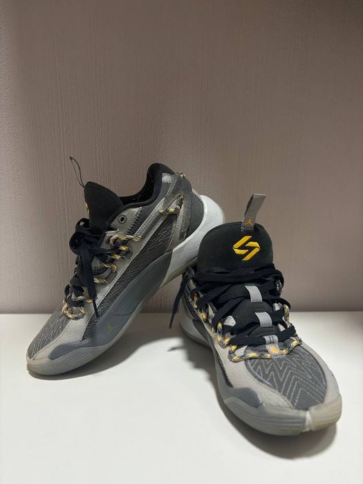 Кроссовки Jordan