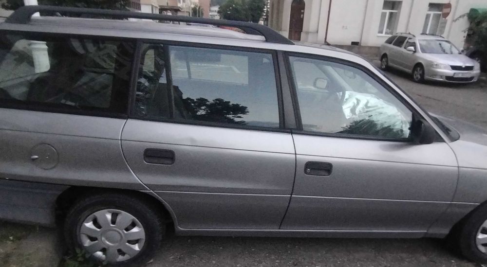 Vand masina Opel Astra Caravan