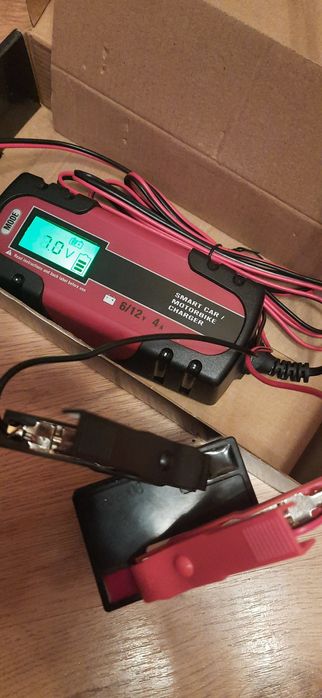 Redresor Auto pentru baterie 6V-12V 4A,cu microprocesor si display,Nou