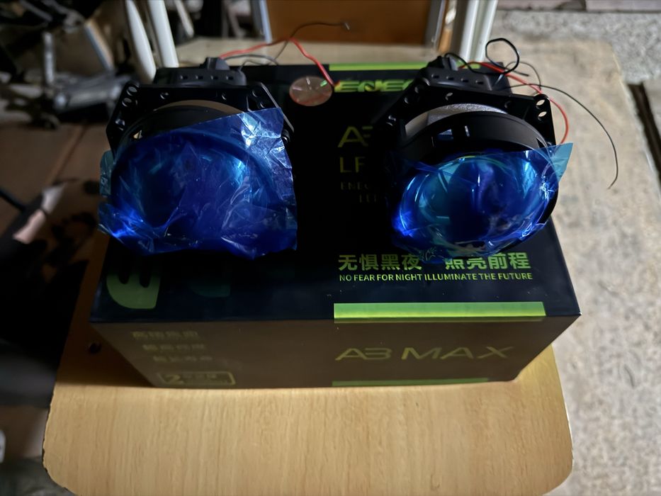 Продам би лед линзы