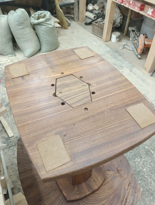 Стол из карагача