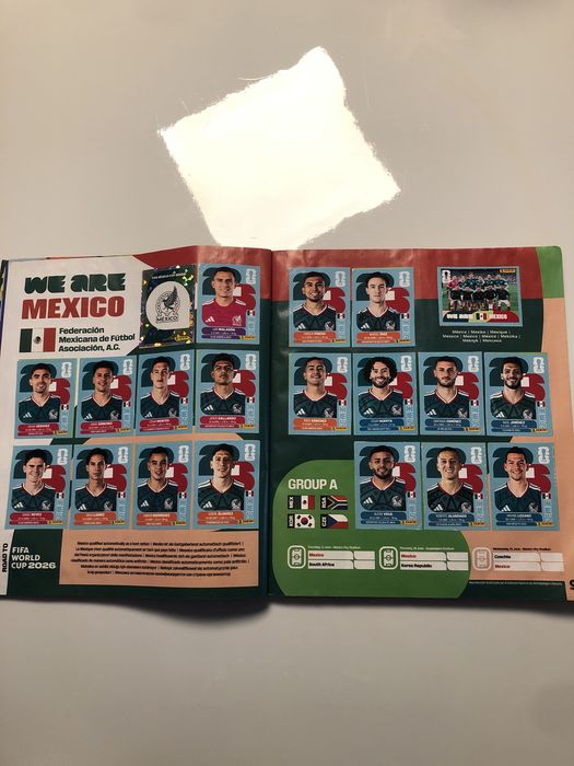 Vând album FIFA World Cup + stickere