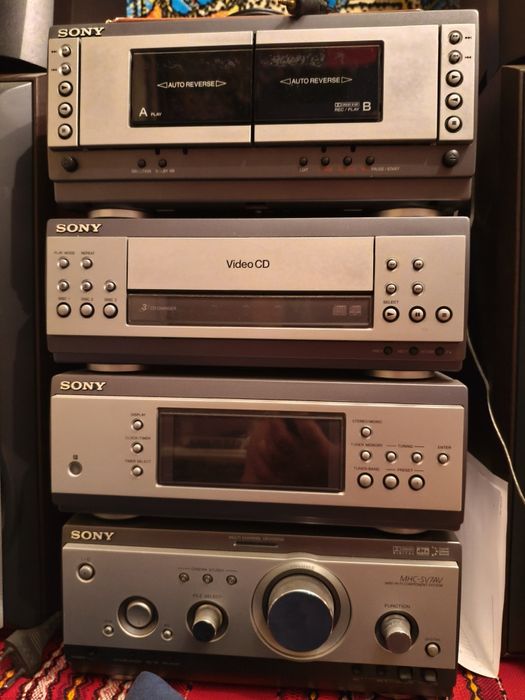 Продается  муз центр SONY