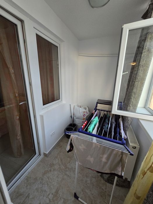 Închiriez apartament 2 camere tip studio, cu loc de parcare inclus, bloc nou, metrou berceni