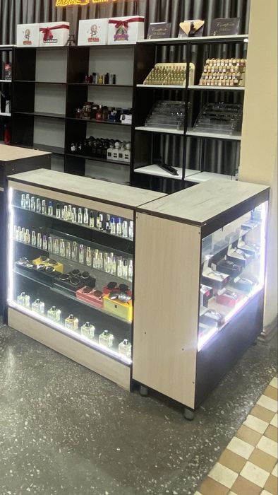 Продам витрины !!! Цена договорная ,.