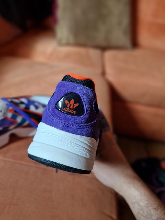 Vând încălțăminte Adidas