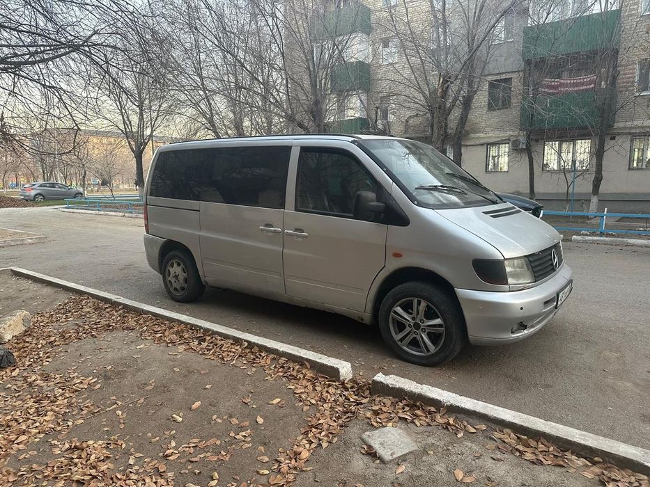 Автомобиль Mersedes Vito