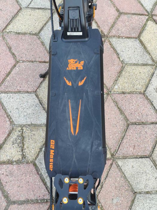 Vând trotineta kukirin G2 master