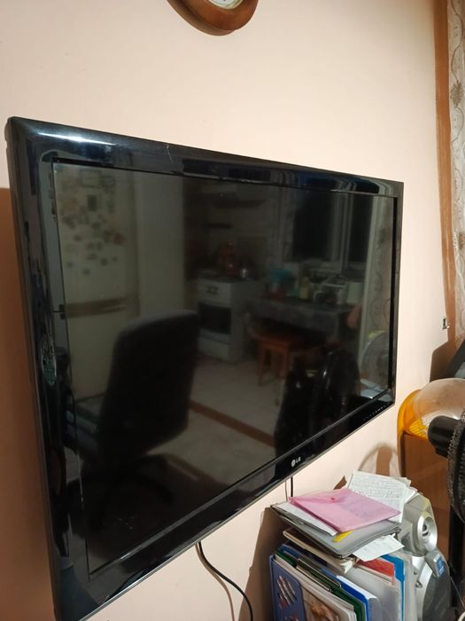Телевизор LG 42 дюйма