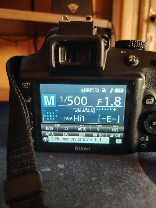 Vând Nikon D3300