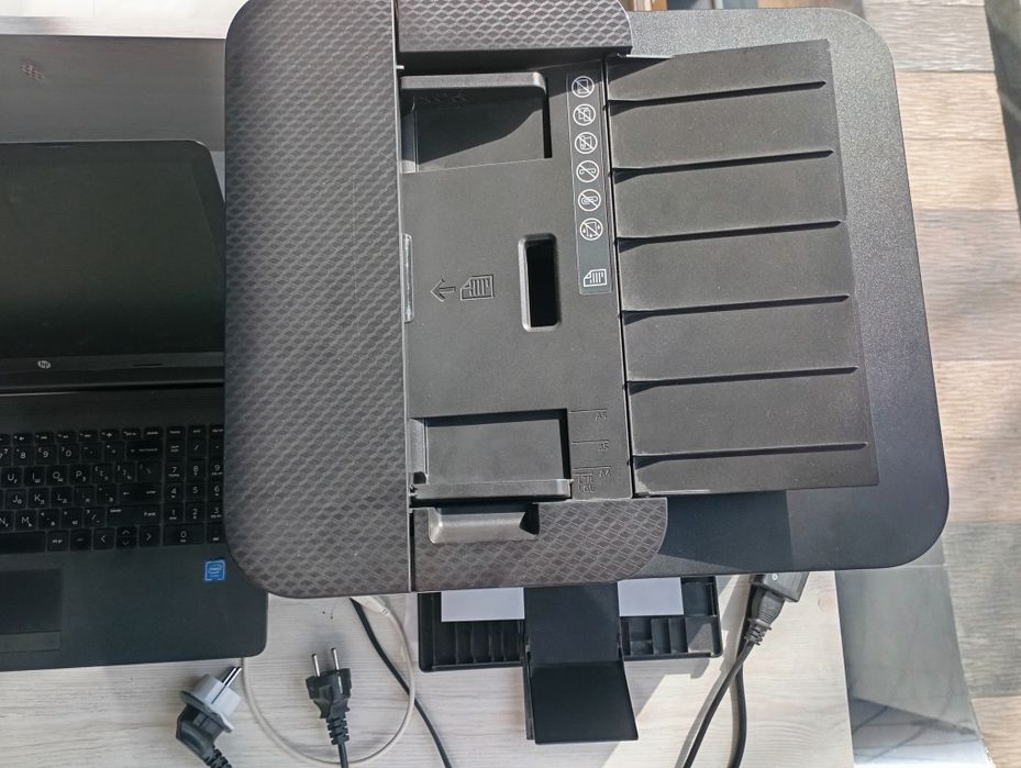 Canon MF217W oq qora skaner qiladi