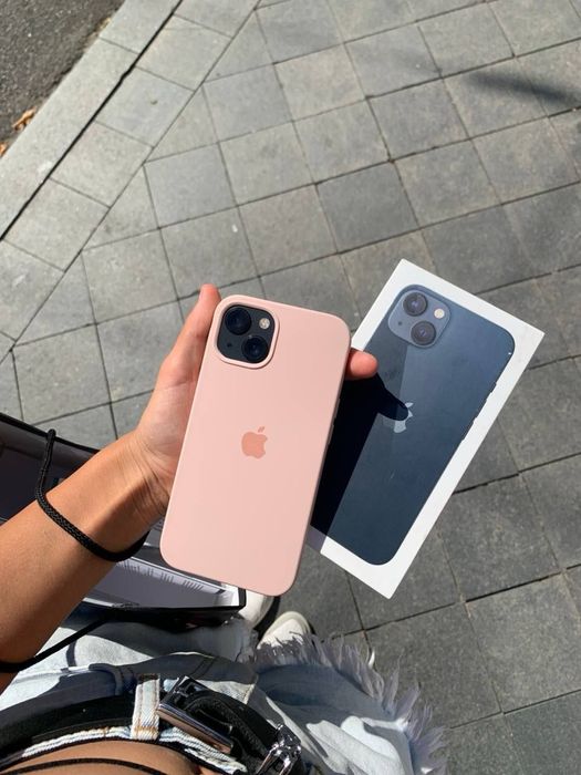 iPhone 13. 128гб