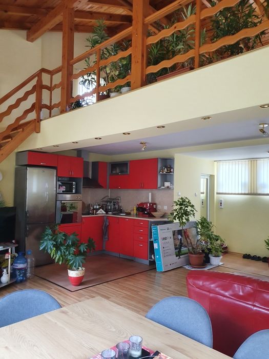 Под наем вила на 200м.от минералният гейзер