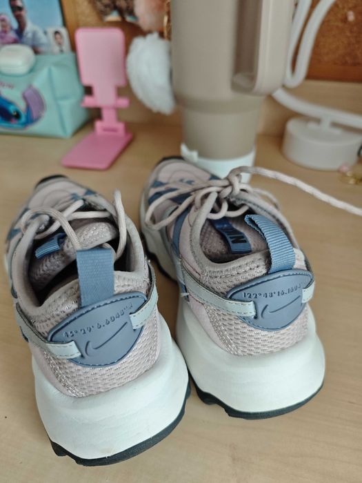 Маратонки NIKE,номер 35,5
