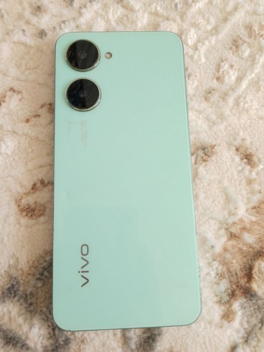 Продам смартфон Vivo y03