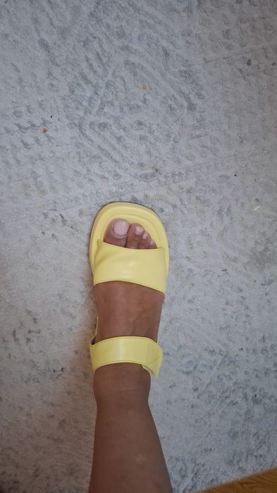 Летний сандалик новый