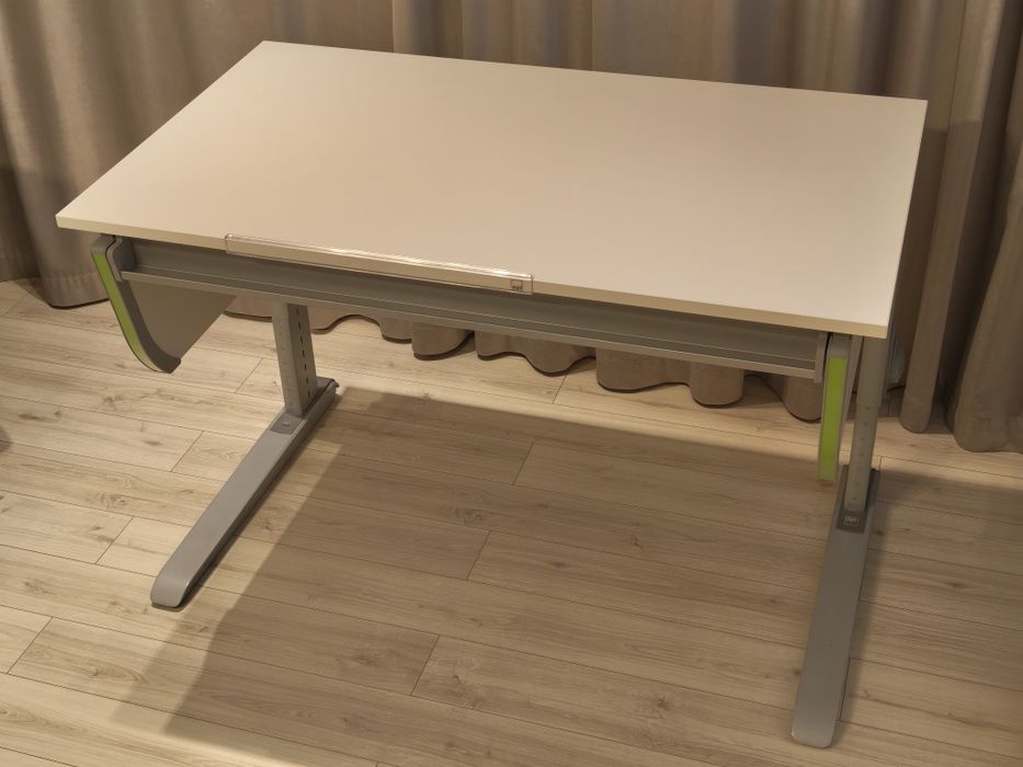 Vând set birou și scaun ergonomic Moll Joker – Stare impecabilă