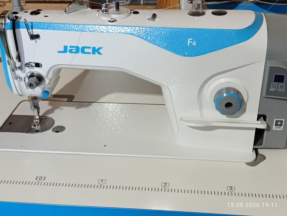 Швейная машина жак Jack ф4