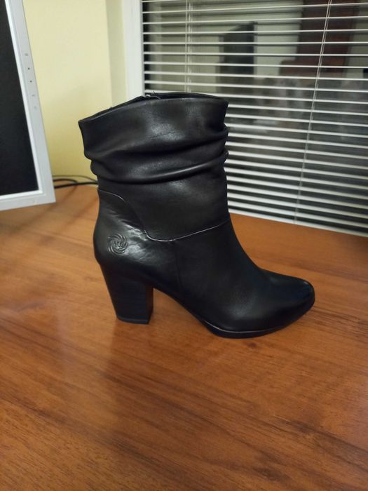 Дамски  боти НА MARCO TOZZI