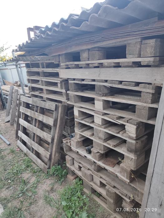 Продам доски, поддоны, дрова и хорошие.