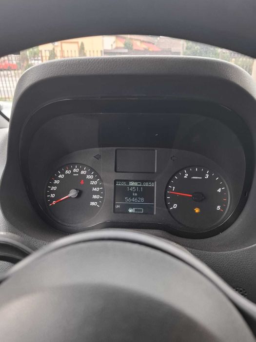 Vand Mercedes Benz Sprinter, an fabricatie 2021 km 564628 cutie manuala 6+1 dormitor omologat prelata noua pe role  statie radio  sirocou Webasto