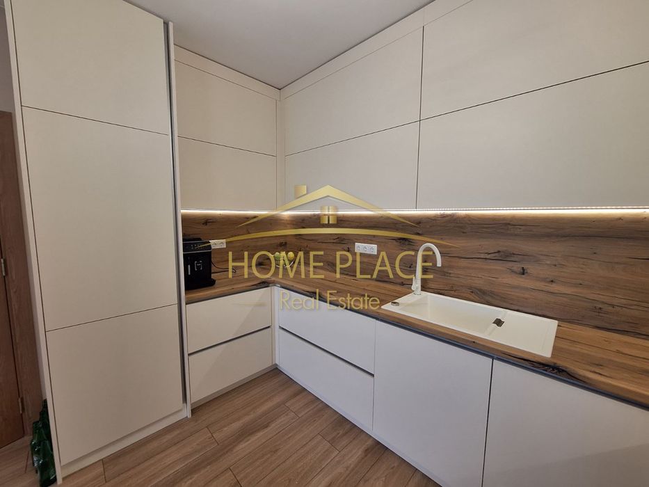 Продава се Четиристаен апартамент в к.к. Св.Св. Константин и Елена - 136 кв.м за 2500 €/кв.м - Снимка #3