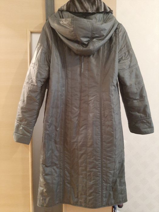 Пальто осеннее,стеганное