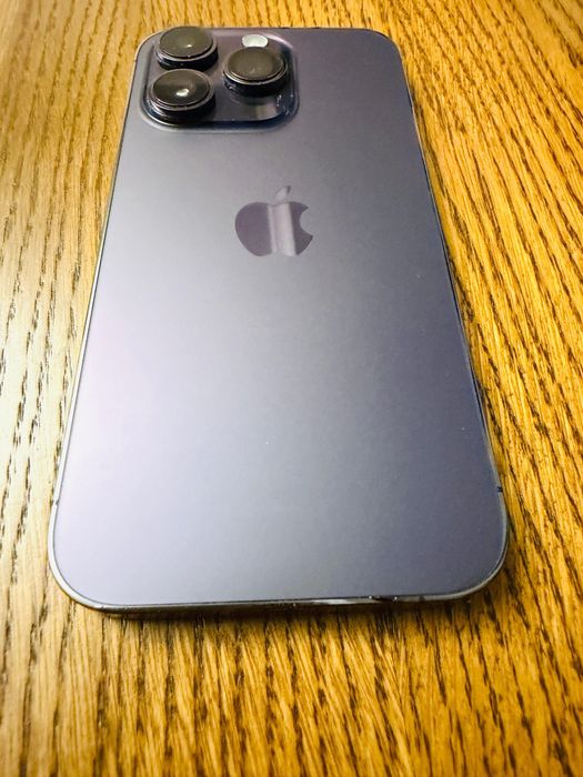 Продам Айфон 14 pro