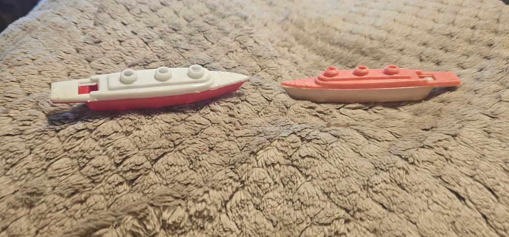 vand jucarii de balci targ vechi din plastic