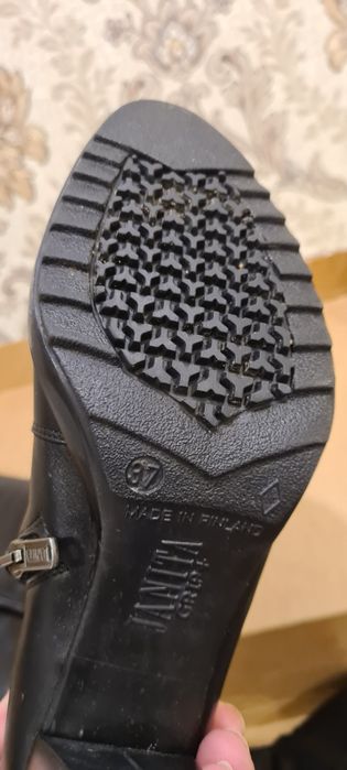 Продам зимние сапоги 37р.