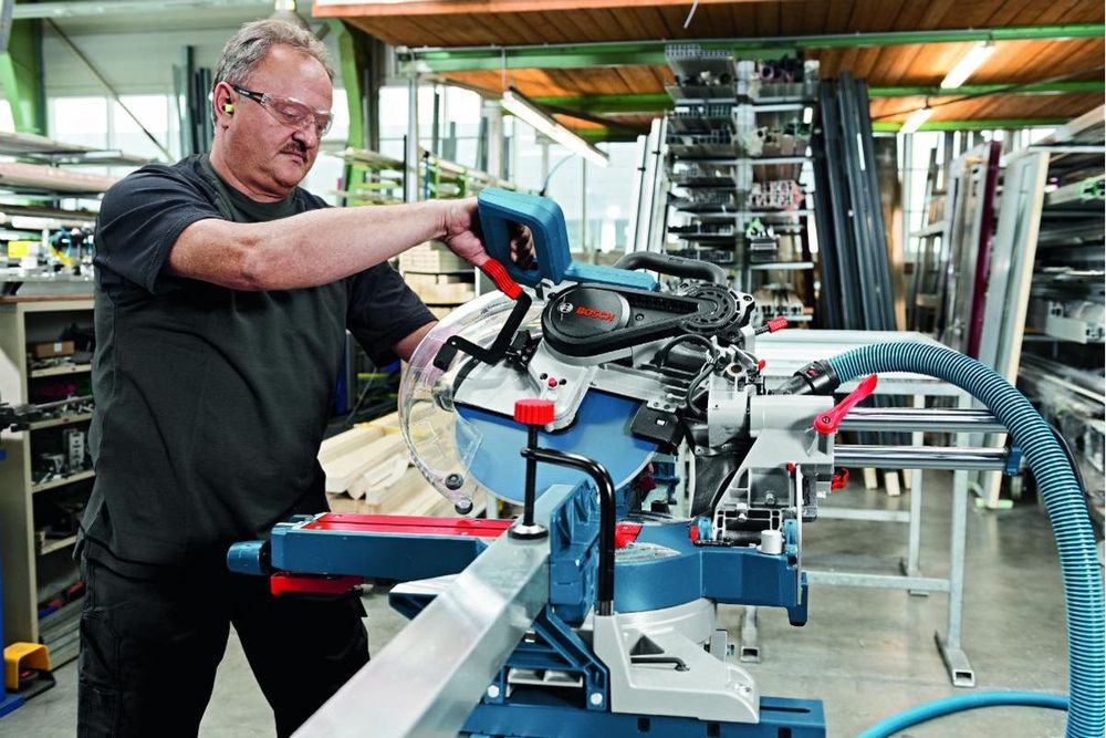 Пила торцовочная BOSCH GCM 12 SDE