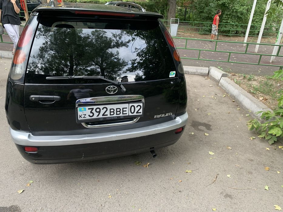 Тайота Раум 1997 года