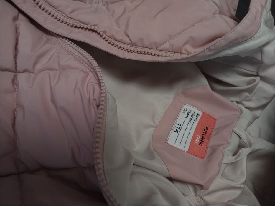 Продам куртку для девочки