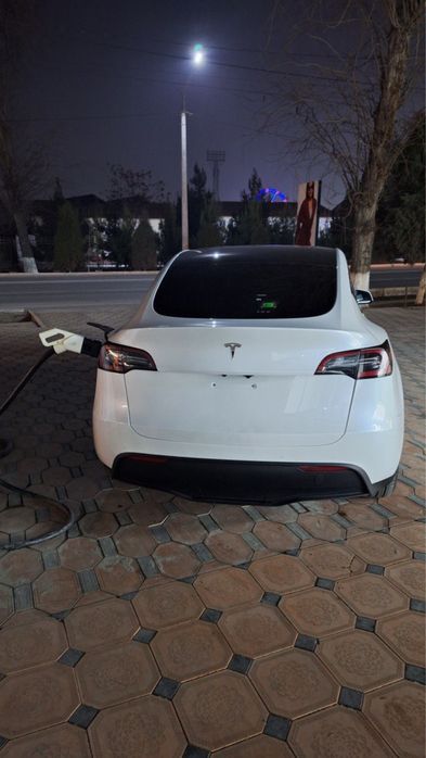 Тесла Y Dual Motor Longe Range 82kwh 4AWD 2022год / 23000км Американка