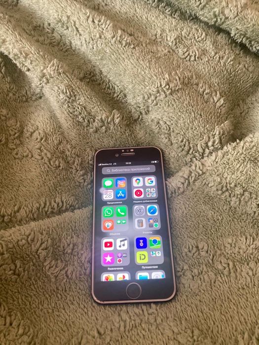 Айфон se2 телефон