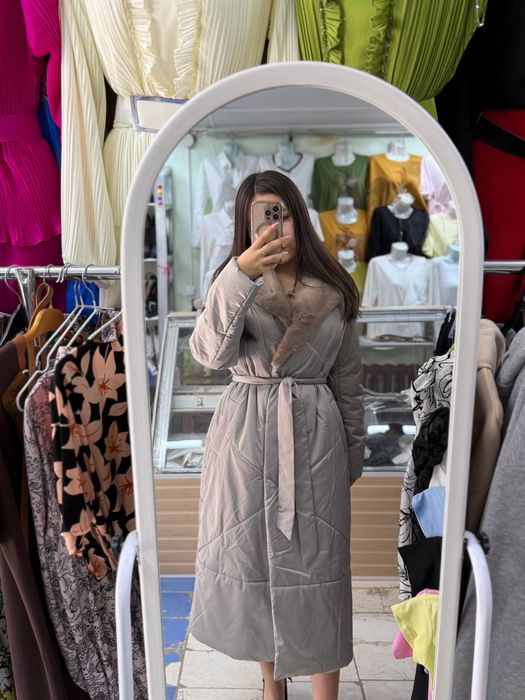 Длинный женский пуховик